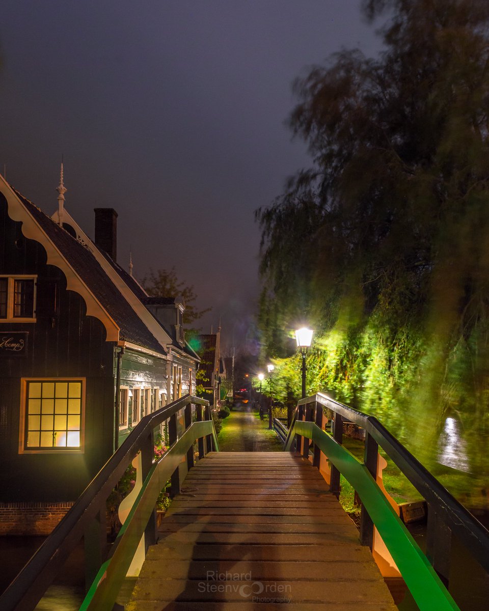 Zaanstreek's tweet image. Vandaag start kaartverkoop Nacht van de Nacht @DeZaanseSchans Op zat. 27/10 tal van spannende activiteiten zoals 'Varen &amp;amp; Proeven' in het donker. Lees meer op ow.ly/RStG30m0Nvl Of bekijk andere smakelijke activiteiten op zaansmaken.nl #Cacaomaand #Varen #Proeven
