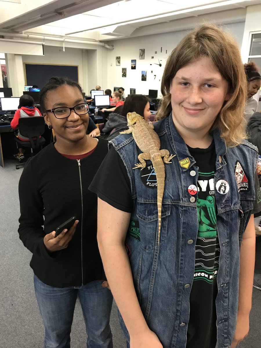 CoachKayMartin's tweet photo. Elliott loves Patriot Hour, and making new friends. #gtjhs #fcps #frankandalyssa https://t.co/eYEIBrpPlz