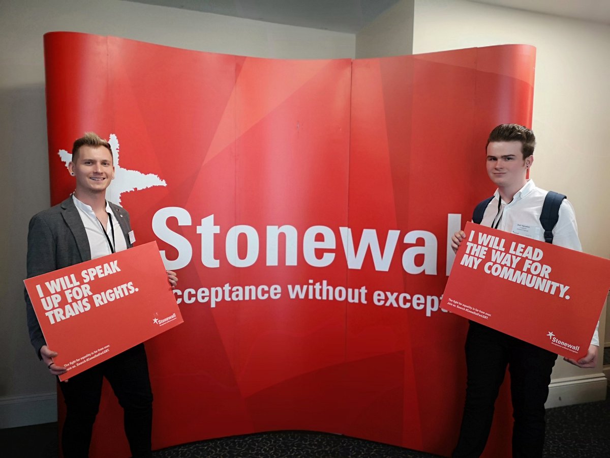 richtravelz's tweet photo. Quick photo before the final @stonewalluk session! Been a whirlwind day but sooo much great stuff to think about &amp; bring back to #OUTfront @CapgeminiUK. Thanks to @SarahHaggerHolt for taking it! 👍

🏳️‍🌈 #comeoutforlgbt #LifeatCapgemini 🏳️‍🌈 https://t.co/bGtU9glCo4