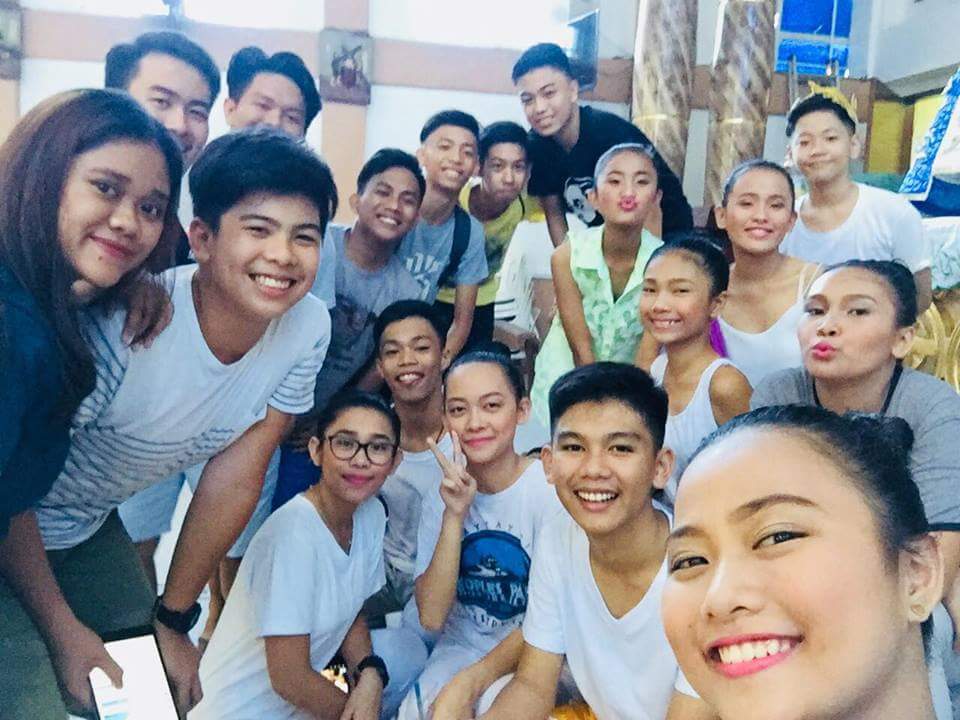jhuniels's tweet photo. Ito yung pinaka masaya duon eh dagdag Kaibigan na naman. 😘
(ISANG PAMILYANG ANGHEL) ✨
#3replace #Superbless https://t.co/1FH66YlJ0S