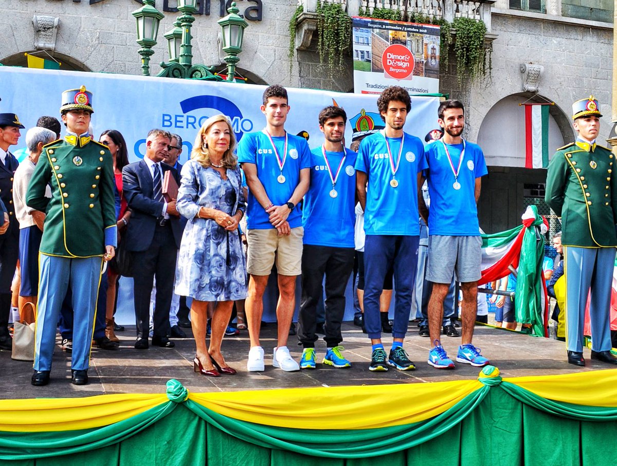 UniBergamo's tweet photo. Dieci staffette da quattro atleti. Docenti, studenti, personale universitario #unibg e iscritti al #cusbergamo insieme in una giornata di #sport e #solidarietà organizzata da @GDF. Ad aggiudicarsi il #Trofeo2018 Nicola Nembrini, Manuel Togni, Davide Meli e Danilo Gritti. https://t.co/xAaEpSKBwg