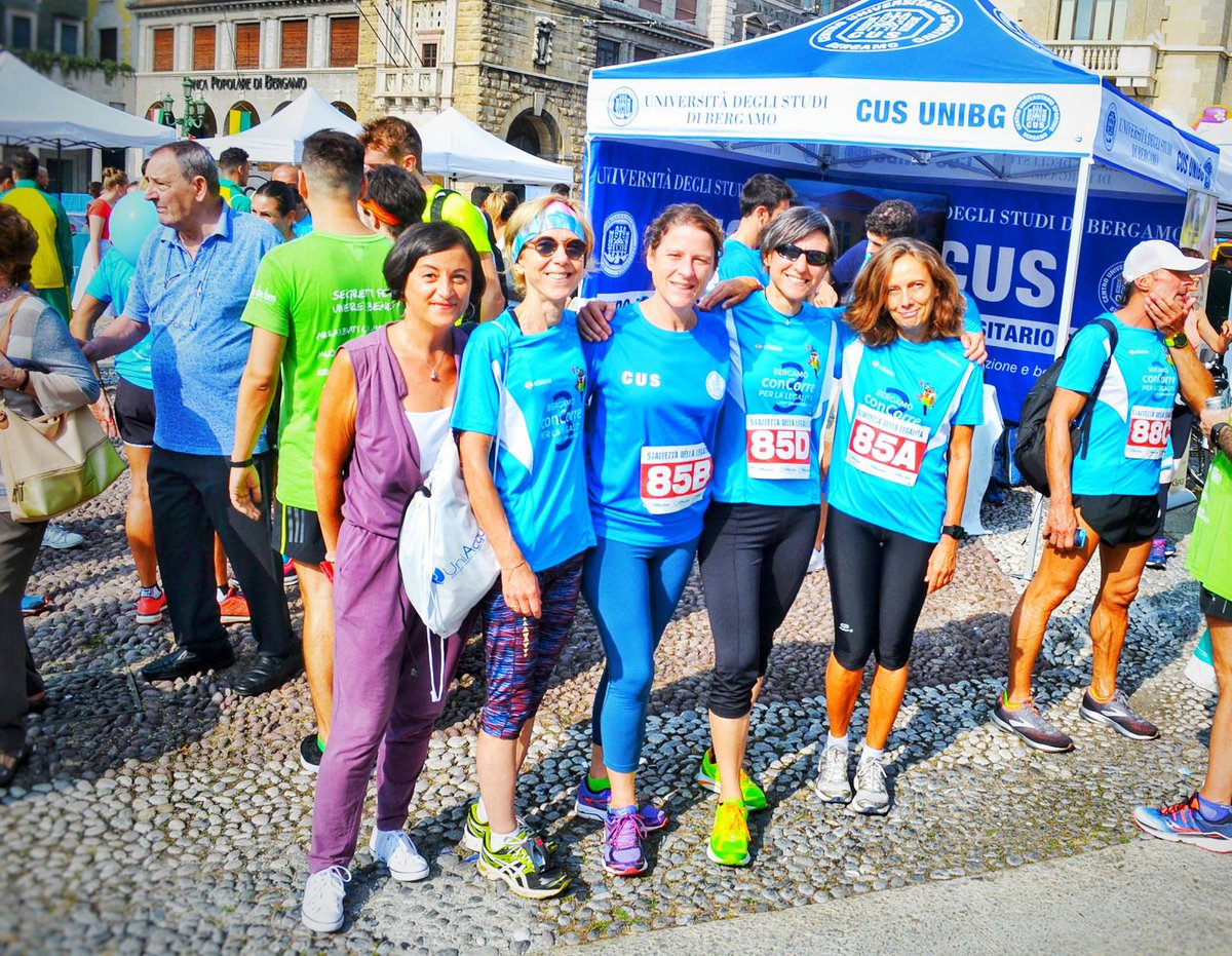 UniBergamo's tweet photo. Dieci staffette da quattro atleti. Docenti, studenti, personale universitario #unibg e iscritti al #cusbergamo insieme in una giornata di #sport e #solidarietà organizzata da @GDF. Ad aggiudicarsi il #Trofeo2018 Nicola Nembrini, Manuel Togni, Davide Meli e Danilo Gritti. https://t.co/xAaEpSKBwg