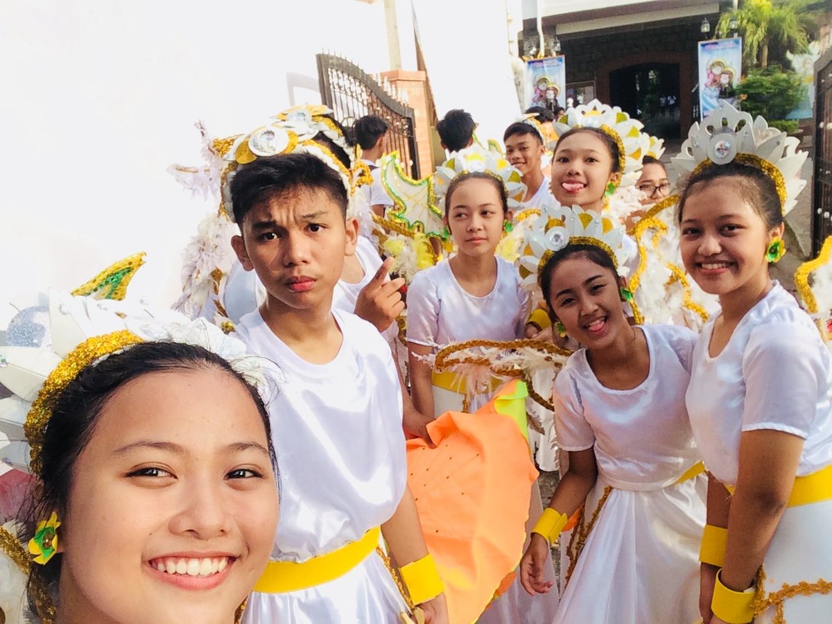 jhuniels's tweet photo. Ito yung pinaka masaya duon eh dagdag Kaibigan na naman. 😘
(ISANG PAMILYANG ANGHEL) ✨
#3replace #Superbless https://t.co/1FH66YlJ0S