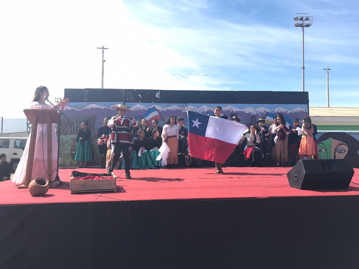En el desfile de Fiestas Patrias de la comuna de Los Vilos. Impecable. 👏👏👏