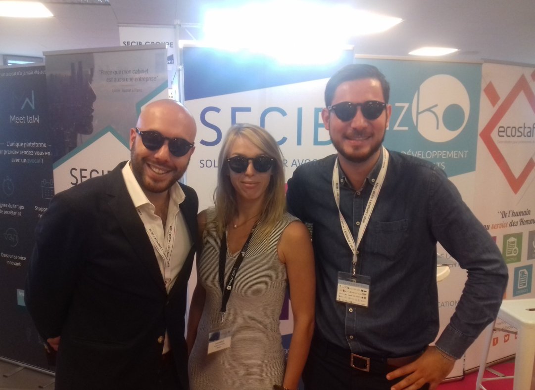 SEPTEO_AVOCATS's tweet photo. Merci Camille (présidente de l'ACE-JA de Marseille) d'être passée voir le groupe SECIB au congrès de l'@ACEavocats 😊 ! #ACEANTIBES2018 https://t.co/et0EEWztxz