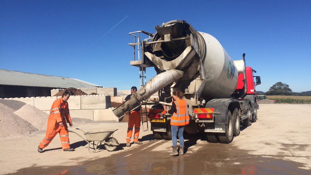 Md_aggregates's tweet image. What a Glorious Day..To make some concrete cubes for testing!! 👷‍♂️☀️
#BSIapproved #cubetesting #readymixconcrete 
Our ready mixed concrete has to be up to BSI Standard.
Each month we provide @CeltestLtd with cubes of concrete to make sure we meet with BSI requirements.