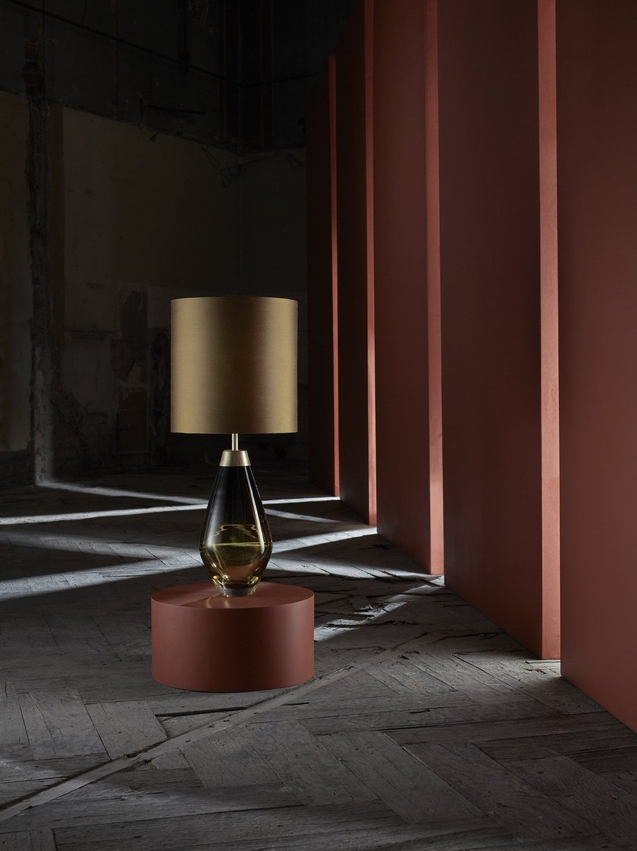 bellafigurauk's tweet photo. Bijou Lamp; an uncomplicated jewel of distinction, fusing British blown glass with Italian gilding. #britishmasters #newproduct #contourcollection https://t.co/teGenkEIqh https://t.co/lhUJCw8Jya