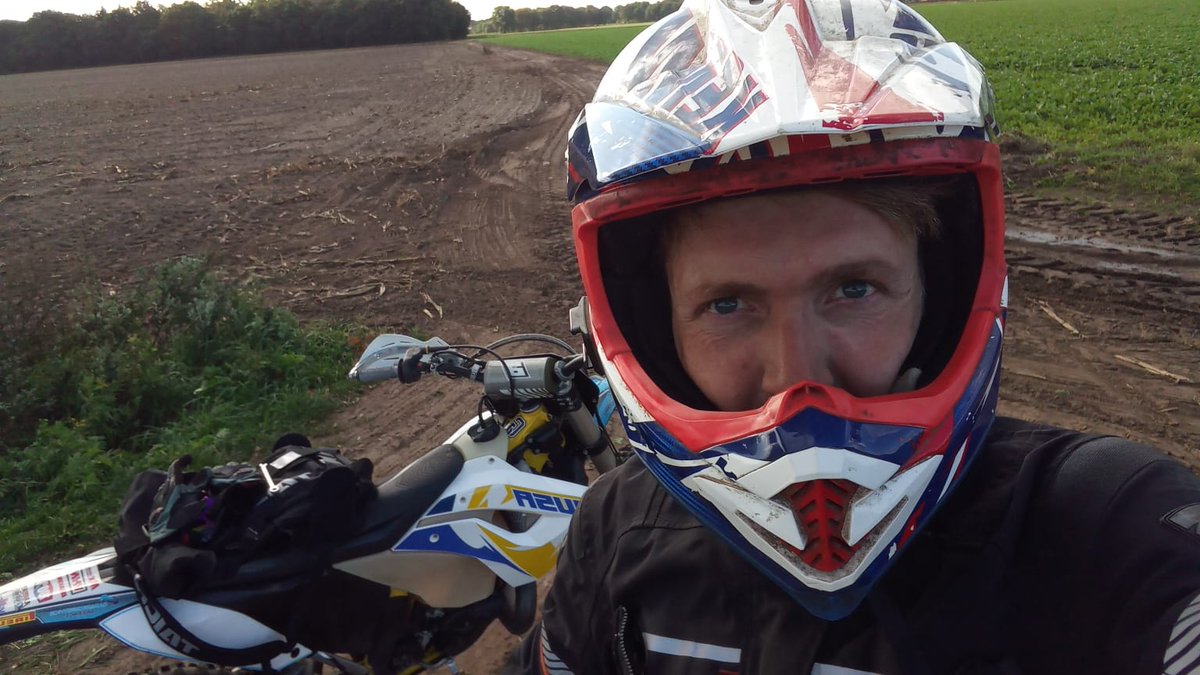 demotortrainer's tweet image. Op de Husaberg het parcours verkennen voor de allroadtraining van aanstaande zondag
#tilburg #motortraining #allroad #offroad #zand #husaberg #bikelife