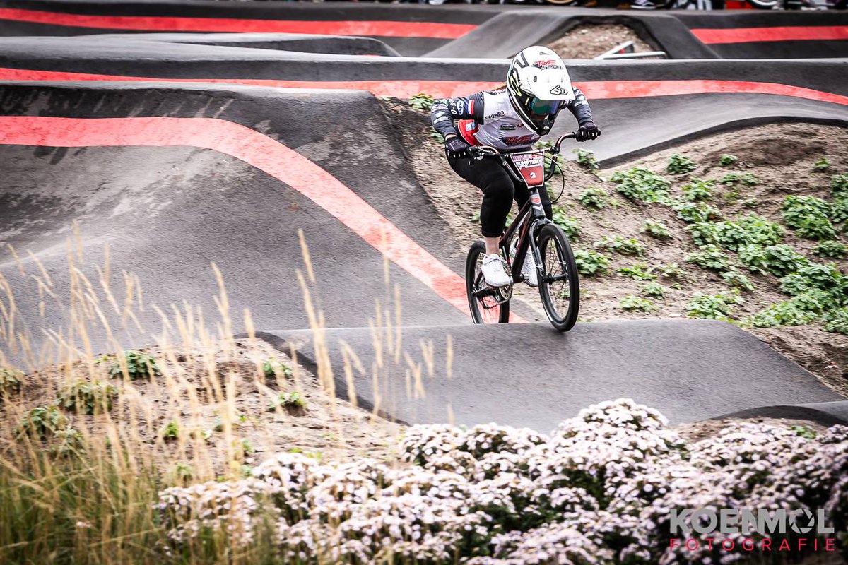 Zondag is de finale van #BrabantBikeBattle, de pumptrack fietswedstrijd voor kinderen tot en met 12 jaar bij #WielerExperienceRoosendaal. Er zijn nog een paar wildcards! Lees meer op: bit.ly/2R7q8sv
📷: Koen Mol Fotografie