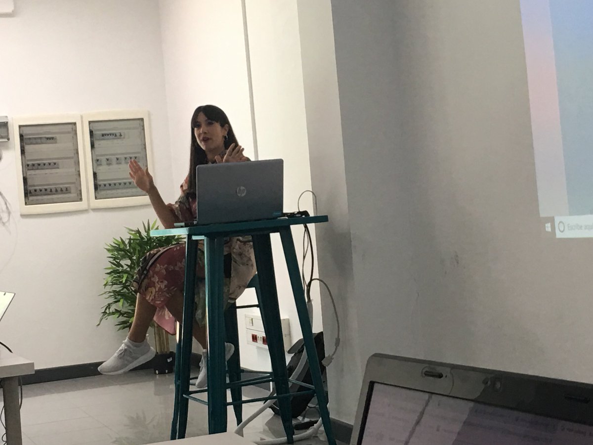 luijordana's tweet photo. ¿Contenidos que triunfan en FB? Tomamos nota de algunos que nos cuenta @sandraburillo_ Las marcas deben saber interpretar esto. Los contenidos comerciales NO son los que triunfan
👉Diversión
👉Deporte
👉Juego
👉Chat
👉Educación
👉Música
👉Eventos
#AulaCmZgz #CursoCommunityManager https://t.co/OnmIqLsQ9w