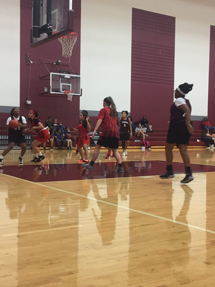 CoachStowe40's tweet photo. Four weeks of fall league ✅ #learngrowimprove #creekviewleads @CFBathletics https://t.co/Jdoftc9c5X
