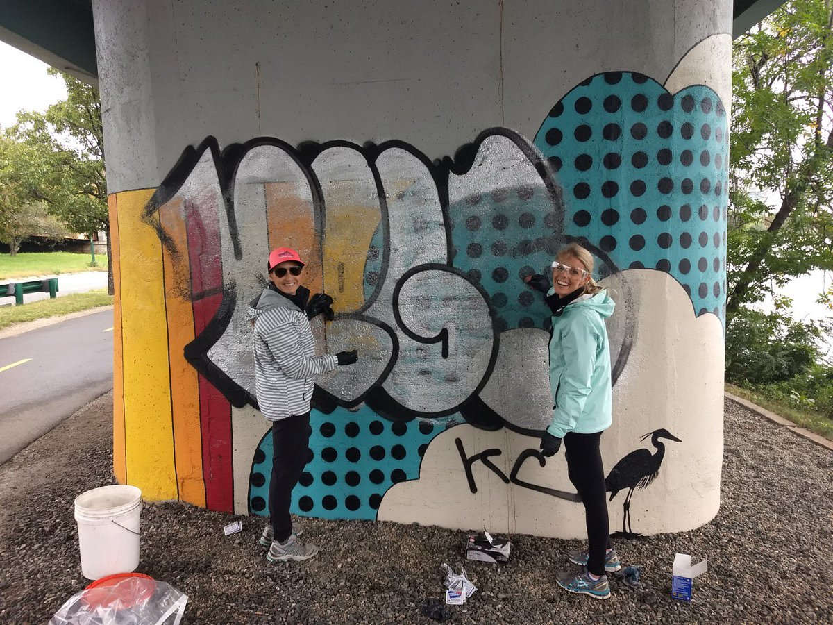 EsplanadeBoston's tweet photo. Volunteers from @BernsteinPWM's Boston office flexed their ๐ชand worked hard helping us clean the #patternedbehavior mural after last week's major vandalism. Thank you for helping us restore this vibrant piece of public art! https://t.co/WFCNxD1Mbv