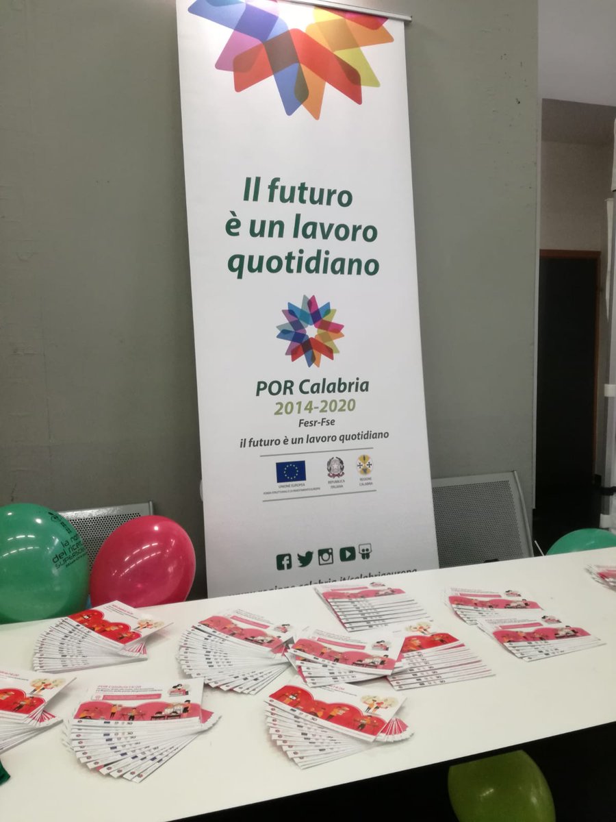 Ed eccoci anche a <a href="/UniMediterranea/">Universal Mediterránea</a> per la #NotteDeiRicercatori, presenti anche qui con il nostro stand! 
😃