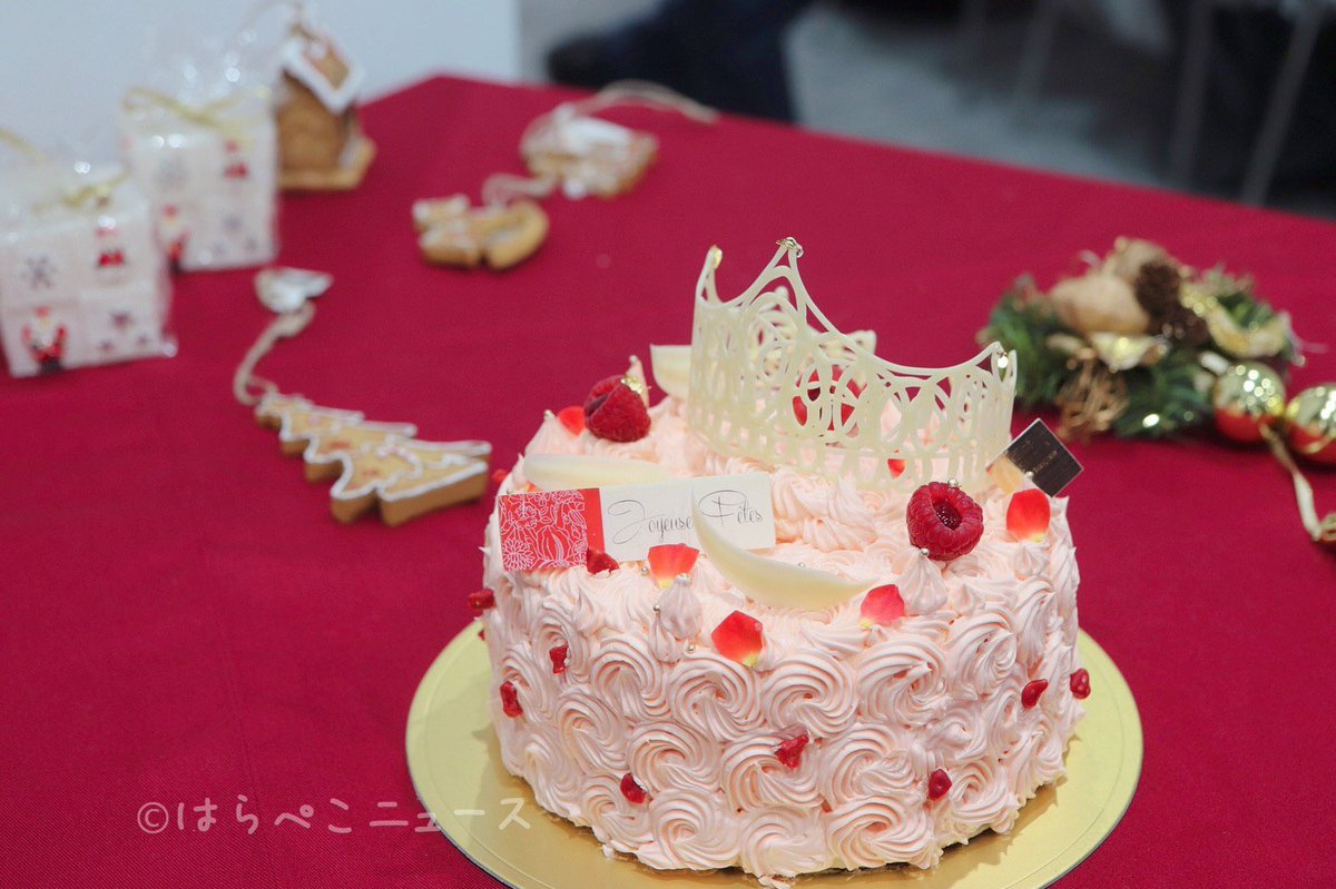 Twitter पर はらぺこニュース 伊勢丹新宿 クリスマスケーキ 18 クリスマス特設サイトが10月6日にオープン バラとラズベリーの香りのピンクのバタークリームの上に ホワイトチョコのティアラが乗った フェエリー など 美しいケーキが勢揃い 詳しくは