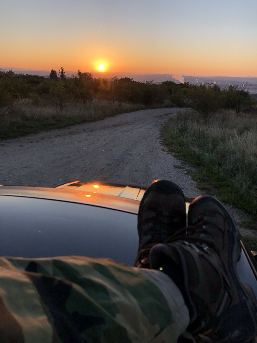 LandEagleCom's tweet photo. deep berryl green mirror #wk #jeep #sunrise https://t.co/vZxEoRton3
