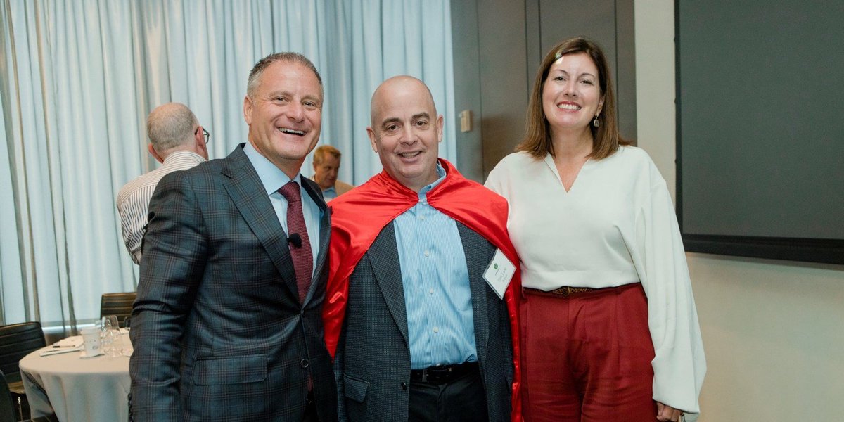 A huge congratulations to <a href="/FlintLane/">Flint Lane 🏓</a> from <a href="/Billtrust/">Billtrust</a> on being this year's <a href="/edisonventure/">EdisonVenture</a> Superhero!