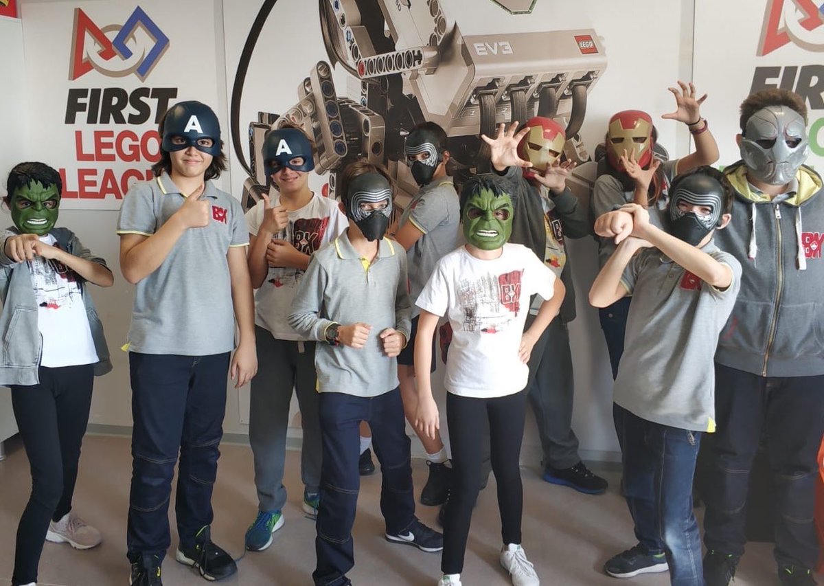 EmreOzenoglu's tweet image. #RoboCode FLL takımımız yeni sezona yenilmez savaşçılarla hazırlanıyor! Turnuva şampiyonu belli, ikincinin kim olacağı merakla bekleniyor 😎🤖@BahcesehirBursa @burhanyazgan @sleymankocdemi1 @Deryaapolatt @elfyet @AlpKedek @robocodebursa @FllTutorials @FIRSTweets @BilimKahraman