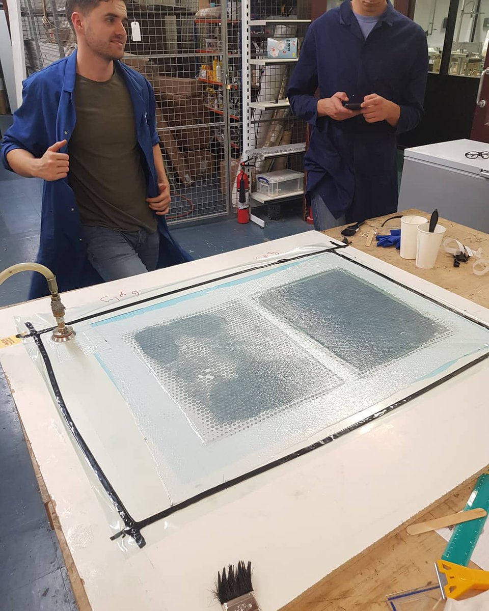 UWE_FS's tweet photo. Step 1: Recruit Freshers for the coming year.
Step 2: Get back in the workshop laying composites.
Result: A successful week in the life of UWE Formula Student 😎👊
#UWE #formulastudent
#shoeyforuwe #composities #racing #workshop https://t.co/eATD0fYque