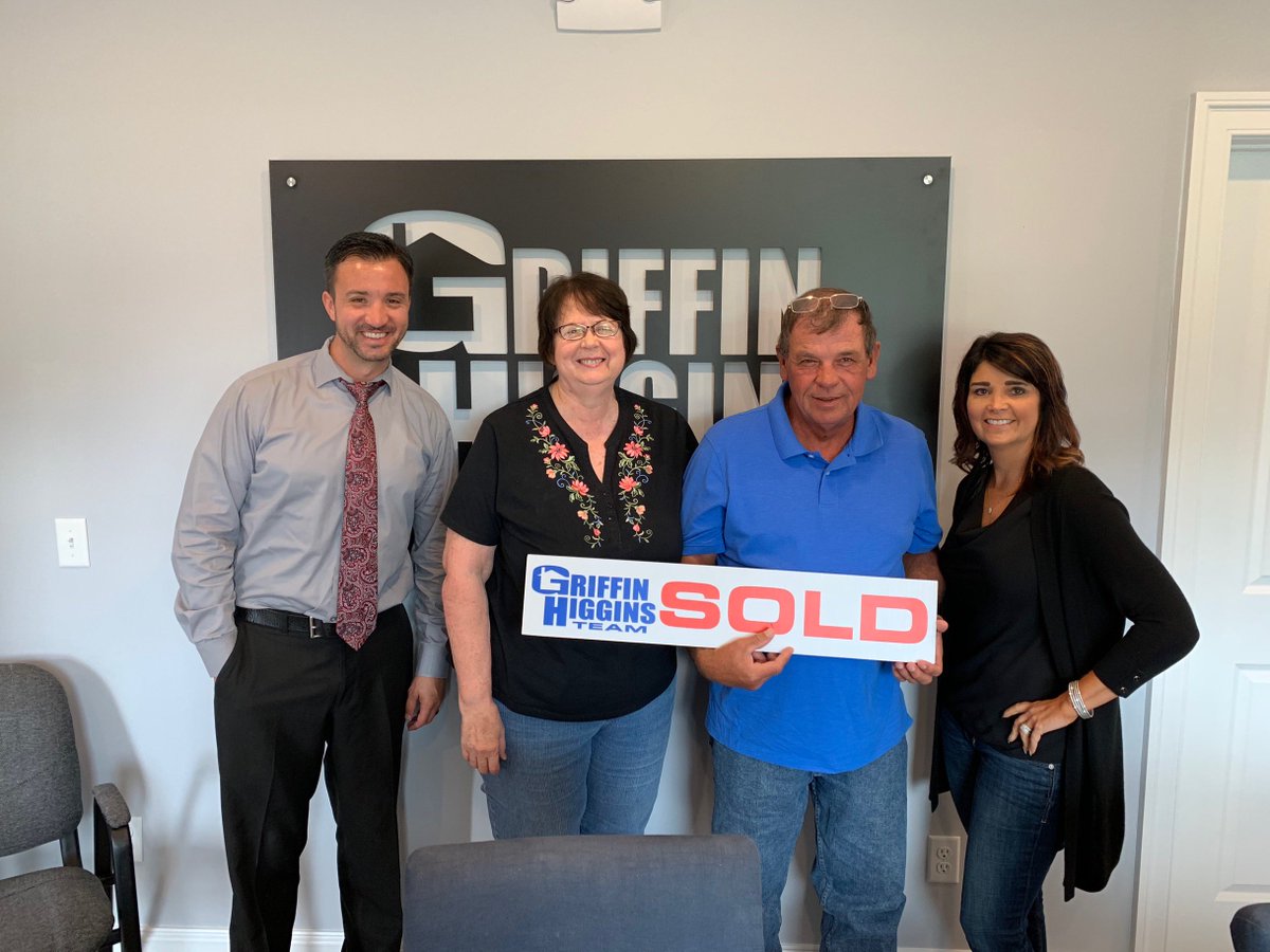 ghteamdelaware's tweet photo. W•E•L•C•O•M•E  B•A•C•K  T•O  D•E•L•A•W•A•R•E 🎉 Happy Settlement Day Pam &amp; Dave Lilley on the purchase of your new home! Congratulations to Team Member Karen, Dan Premo with Meridian Bank &amp; Shannon Carmean with Sergovic Carmean Weidman McCartney &amp; Owens, P.A. https://t.co/Vlp7rWDI4t