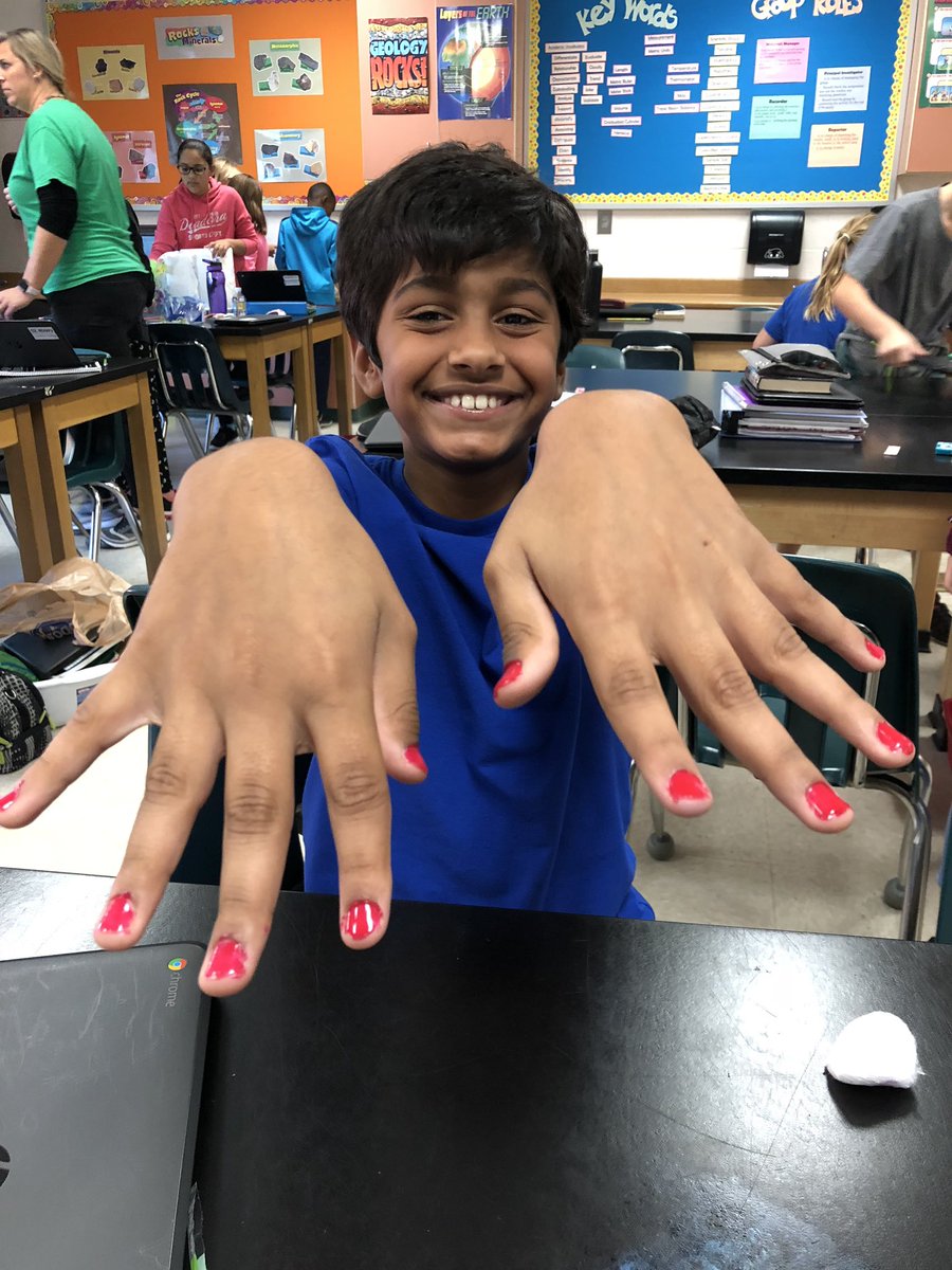 mhutson3's tweet photo. Consumer challenge project!! @colvinmi science class!  “Which nail polish dries the fastest?” #masonmoment https://t.co/YGh3oJ8ee9