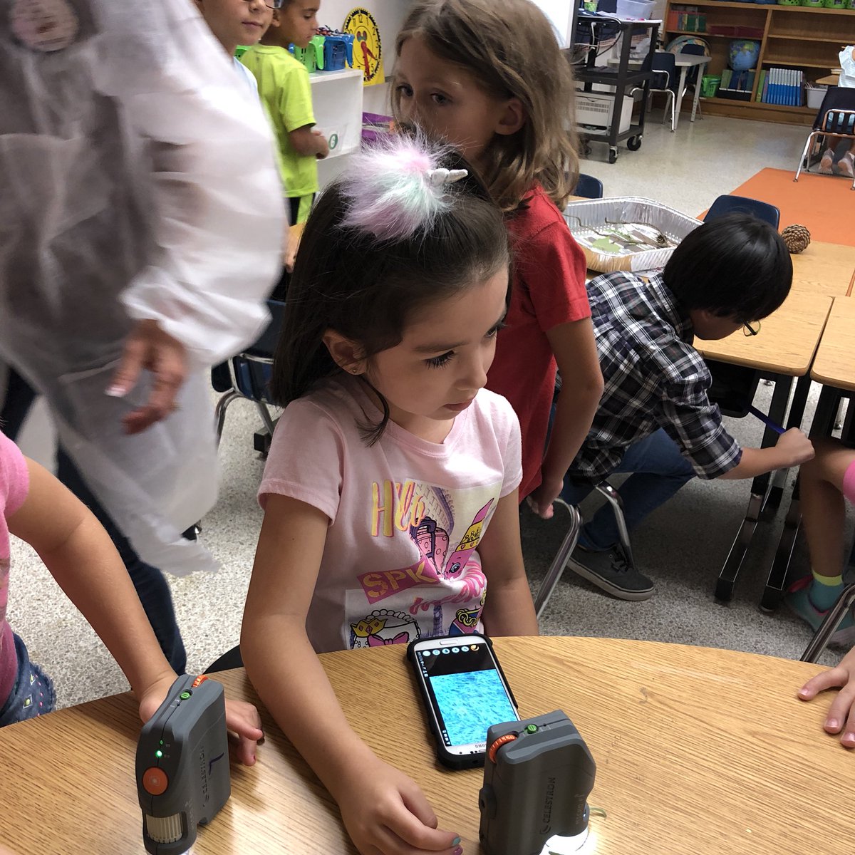 Franoinfirst's tweet photo. Today we all became scientists and explored objects found in nature using new technology! Check out the excitement in our room while using modern microscopes thanks to @smitherette @TracyPHemphill @RosemontForest #WeAreVBSchools https://t.co/o0TiKUIuzm