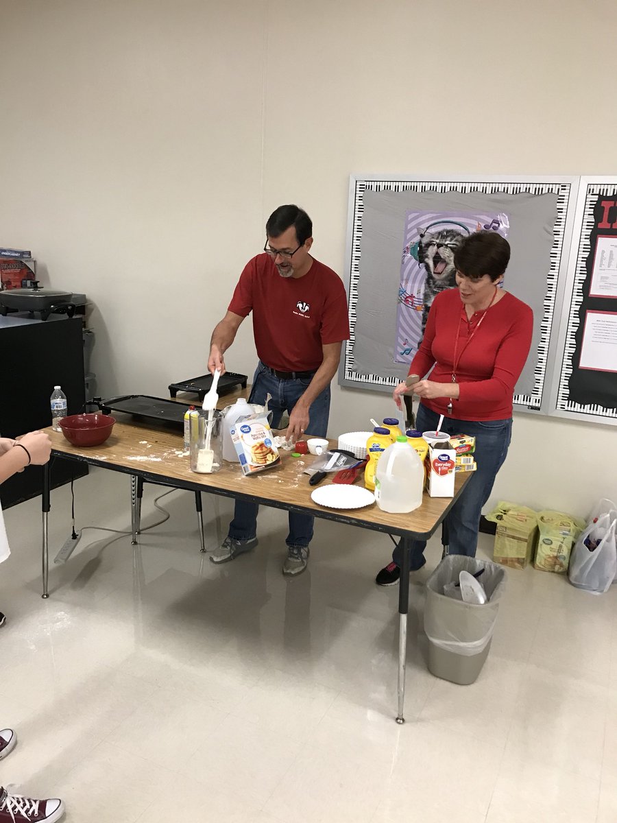 AbbieLight1's tweet photo. Just a few pictures from our first BMS Student Council Pancake Breakfast! Great turnout! #BPRD #UnlockYourPotential https://t.co/qI94ZDrymL