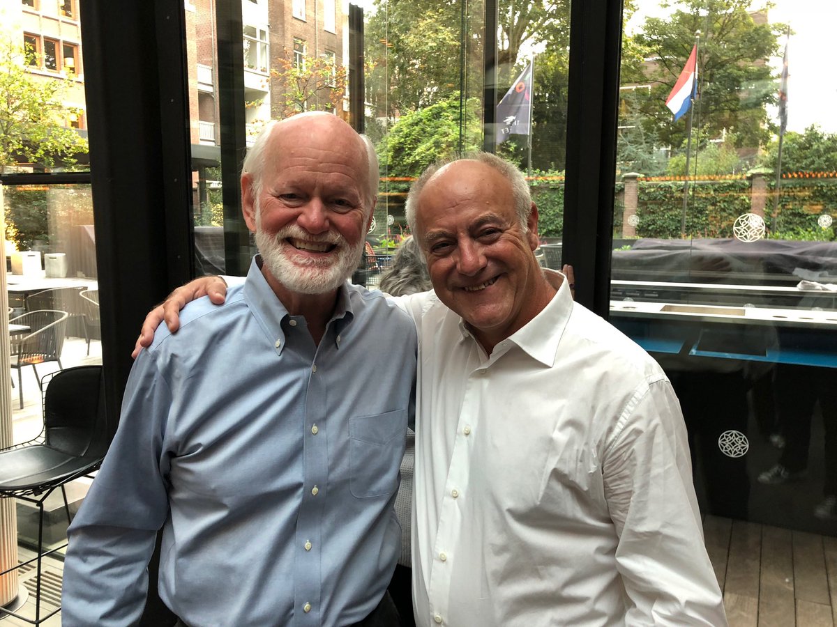 CoachNowak75's tweet photo. 2 bald guys!
#mgscc #coachgoldsmith #leadership #executivecoaching #GLA360 #lifeisgood #ForwardThinkingLeadership #BarackObama https://t.co/LMf6TIQPeX