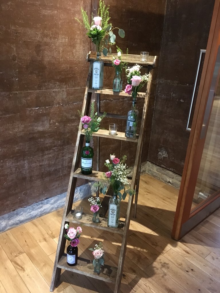 GeorgeShopsales's tweet photo. No wedding is complete without:
A ladder
Candles
Gin
and of course.. 🌿Flowers!! @elmorecourt #ladder #gin #candle #wedding #flowers #swindon #florist #2018bride #entrance https://t.co/IcxKM4MWuj