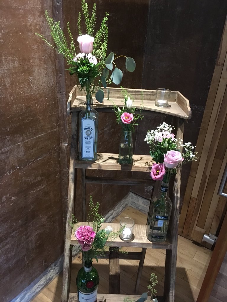 GeorgeShopsales's tweet photo. No wedding is complete without:
A ladder
Candles
Gin
and of course.. 🌿Flowers!! @elmorecourt #ladder #gin #candle #wedding #flowers #swindon #florist #2018bride #entrance https://t.co/IcxKM4MWuj