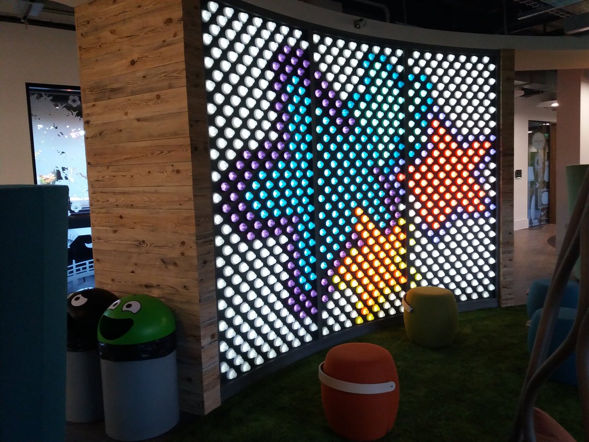 BenJohnson_ID's tweet photo. Great launch event of the new #mayborngroup (@tommeetippee_UK) office in #Newcastle featuring 800 feeding bottles with back lights. https://t.co/d6RiPikkFq