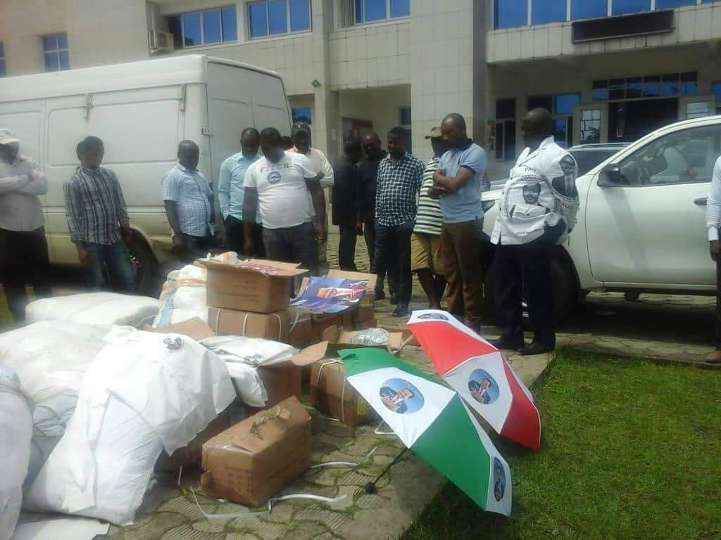AAchomba's tweet photo. A despicable slave wallowing at the sight of these. His master has already won, still  they find the need to litter our streets $ neighbourhoods with the garbage they stolen national funds to produce. @Mimimefo237 @MarkBareta @Smith_JeffreyT @ambaperspective @judithnwana https://t.co/tHtgyUaPqQ