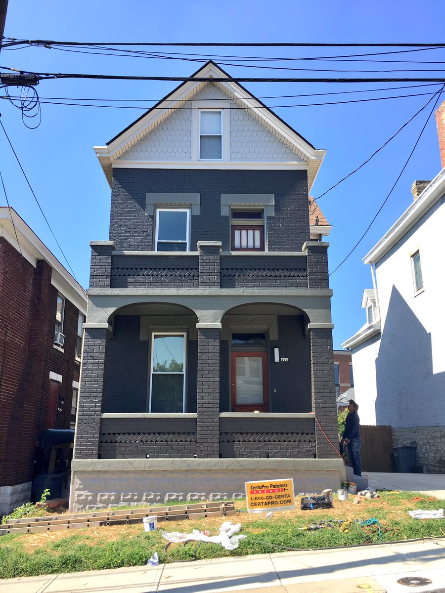 TransformedInt's tweet image. This exterior transformation is almost complete! I ❤️❤️❤️ the @SherwinWilliams Pewter Green brick color &amp;amp; the Oyster Bay accent color along with the Pure White trim color really make this home look amazing! #interiordesigner #SWColorLove #exteriortransformation #paintcolors