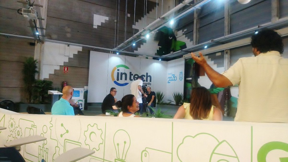 Next2PassTech's tweet photo. Nuestro CEO @JoseCapel preparándose para la presentación de nuestro proyecto en el Congreso @TICTACTenerife junto a otros grandes proyectos, Gracias al @INtechTenerife quienes nos han apoyado desde hace más de un año! #Next2Pass https://t.co/PPq6dGILJU