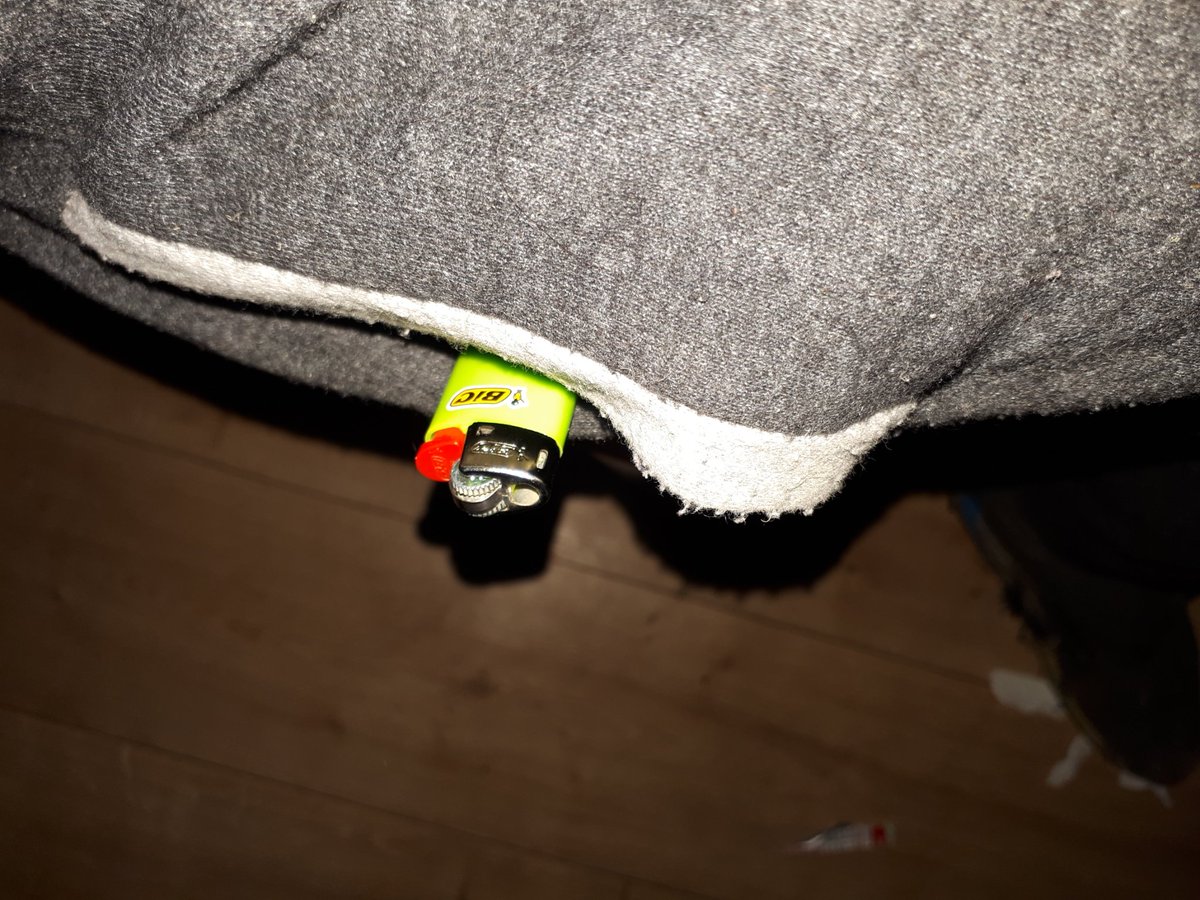 zvankec's tweet photo. @ZacksJerryRig @whatsinside Hey @whatsinside in my pocket??? Yours favorite tool..... Fire lighter 🤣 https://t.co/ijXqZCEp4Z