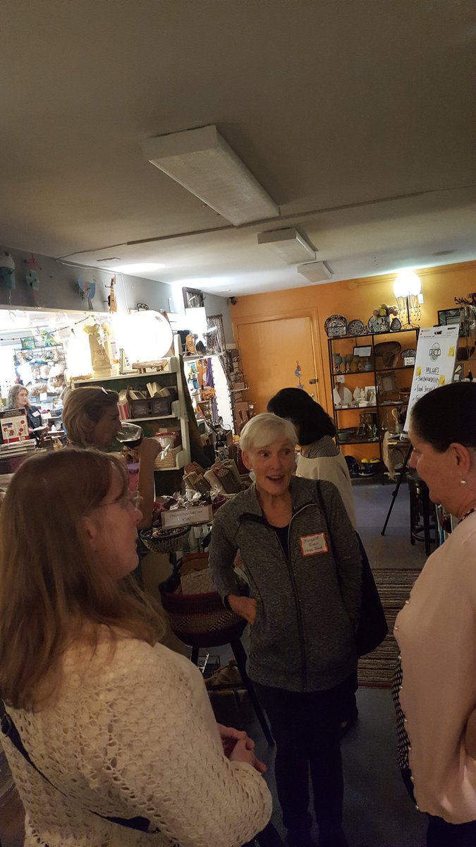 ArlingtonFOUA's tweet photo. We had a good time and great conversations at our first social hour last night. Thanks to @FairTradeRoots for hosting and @lebanesetaverna for yummy food! #urbanag #localfood #readysetgrow https://t.co/ne4Yrt0Com