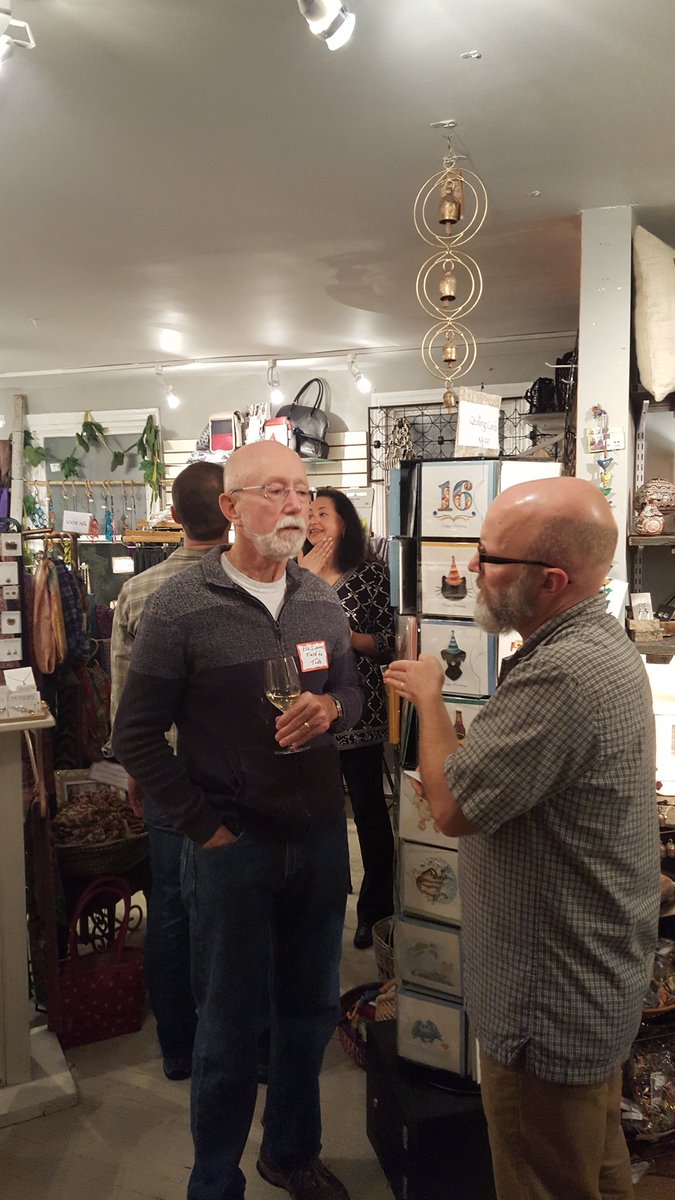 ArlingtonFOUA's tweet photo. We had a good time and great conversations at our first social hour last night. Thanks to @FairTradeRoots for hosting and @lebanesetaverna for yummy food! #urbanag #localfood #readysetgrow https://t.co/ne4Yrt0Com