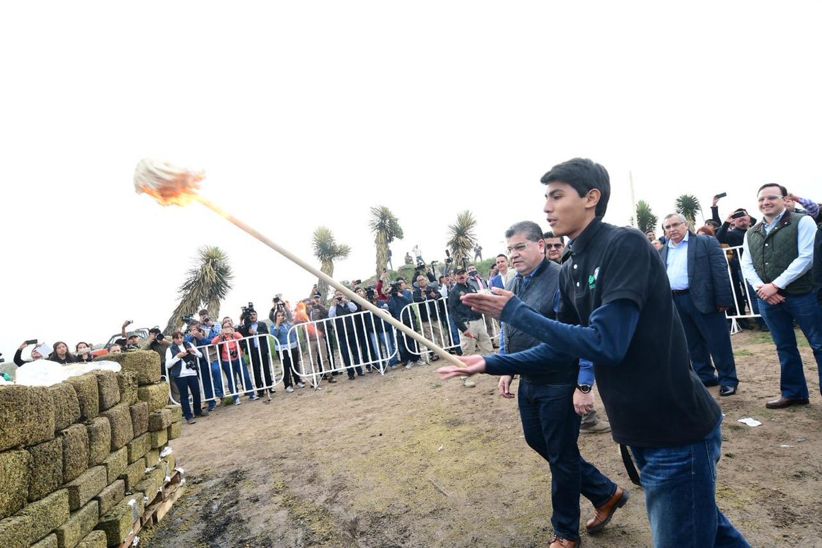 mrikelme's tweet photo. Hoy en #Saltillo, llevamos a cabo la Incineración de Enervantes y Destrucción de Objetos del Delito en colaboración con los tres órdenes de gobierno. Juntos, seguimos trabajando para evitar que la droga llegue a nuestras familias y jóvenes de #Coahuila #FuerteCoahuilaEs https://t.co/ivshKcGXI4