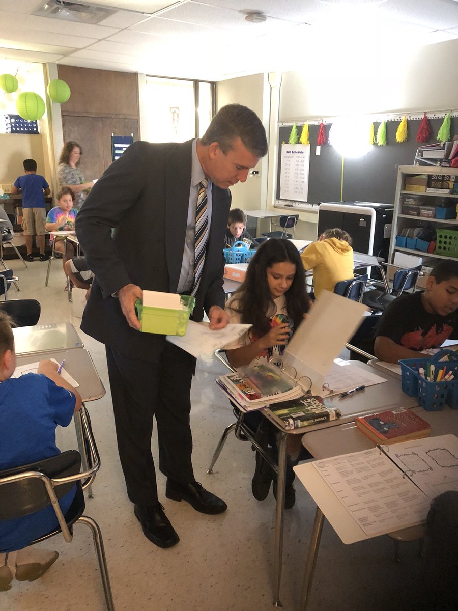 <a href="/ISDSchools/">Independence School District</a> 6th grade teachers from <a href="/BridgerMiddle6/">Bridger MiddleSchool</a> and <a href="/NowlinMiddle/">Nowlin Middle School</a> are working on incorporating AVID strategies and focused note-taking in their classrooms. These strategies are paying off as a student demonstrates for Superintendent <a href="/DrDaleHerl/">Dale Herl</a>!  #AVIDworks #ISDStrong