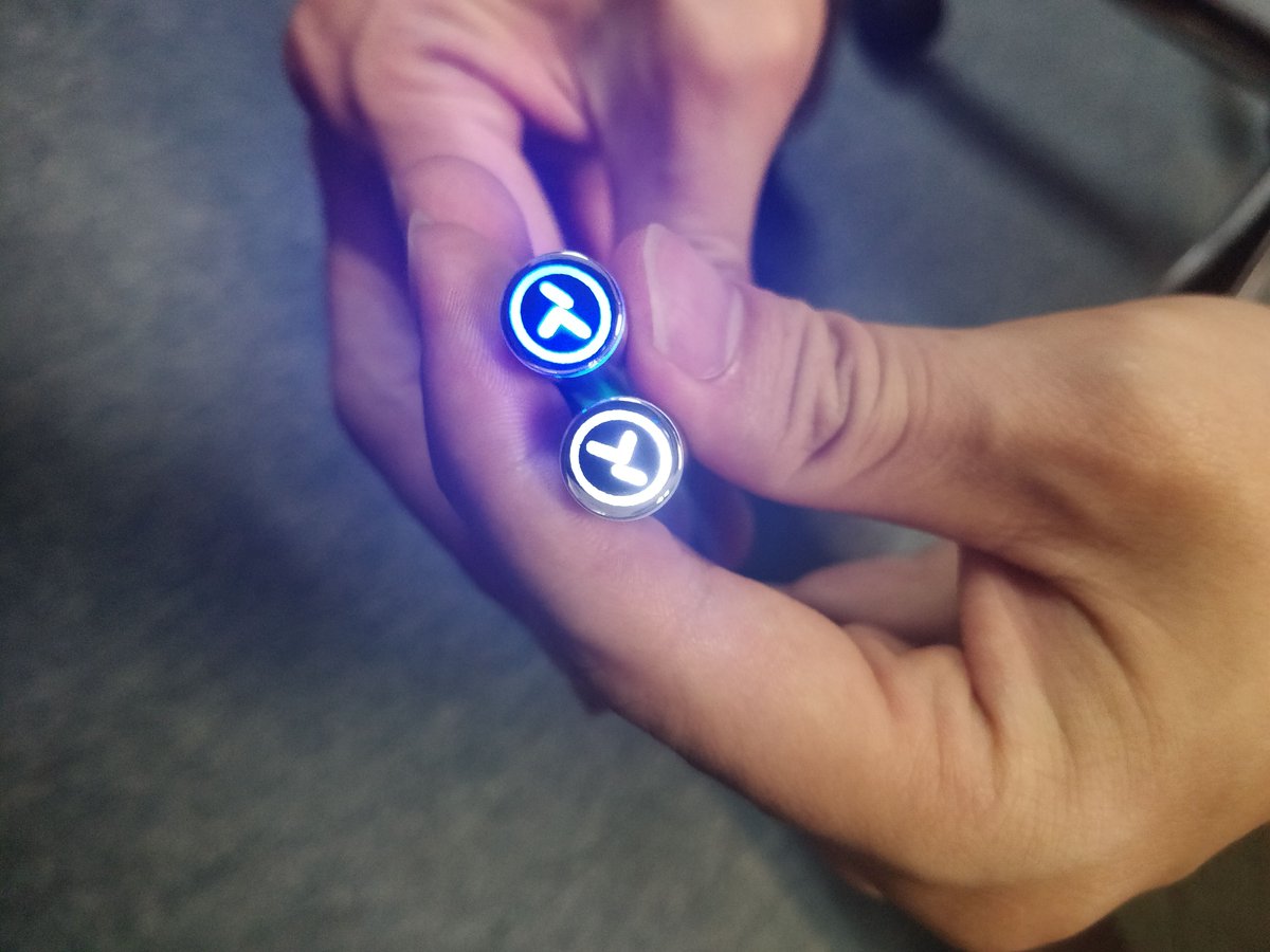 KrisCha06993556's tweet image. Hi Guys, some clients like their logo light up when smoking. Let's do it if you like! #Vapepen #CBDoilcartridge #CBDatomizer #510battery #Transpring