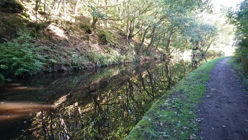 QuietCompereMcr's tweet photo. Photos of the Colne valley from Tuesday #colnevalleyrocks #Linthwaite #Milnsbridge #stormhour https://t.co/DFbTHhOkG2