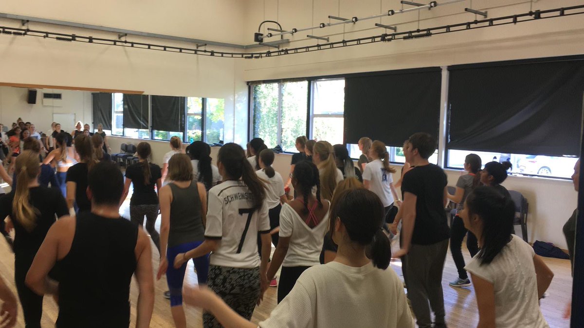 WarwickAerobics's tweet photo. Taster session underway and everyone is loving it!! #warwickfreshers2018 #welcomeweek2018 #reshapingsport @WarwickSU https://t.co/UytEGYqvKg