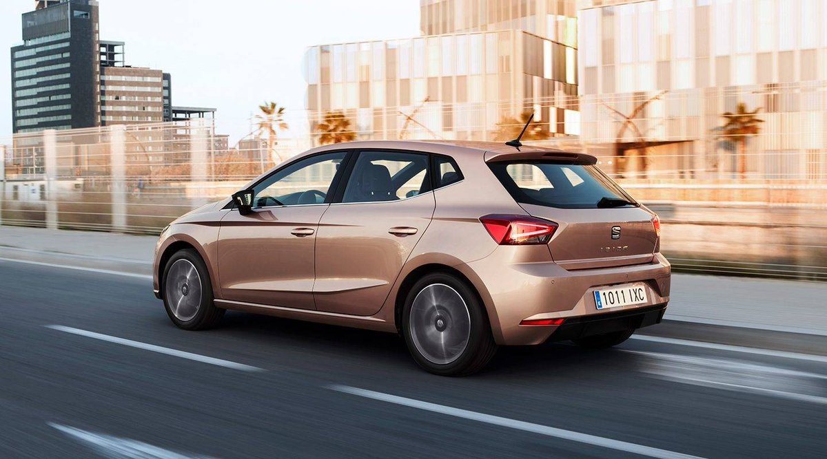 SEAT_DR's tweet photo. Perfecta conducción y estilo increíble, Seat Ibiza. #Seat #SeatRD https://t.co/lmHDL3egQk