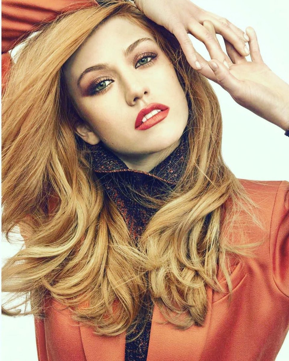 kmcnxmara's tweet photo. I vote for #KatherineMcNamara (@Kat_McNamara) as #TheFemaleTVStar of 2018 in E!
People’s Choice Awards #PCAs

1 RT = 1 VOTE GUYS ✨🌺 https://t.co/k39ZoPrywn