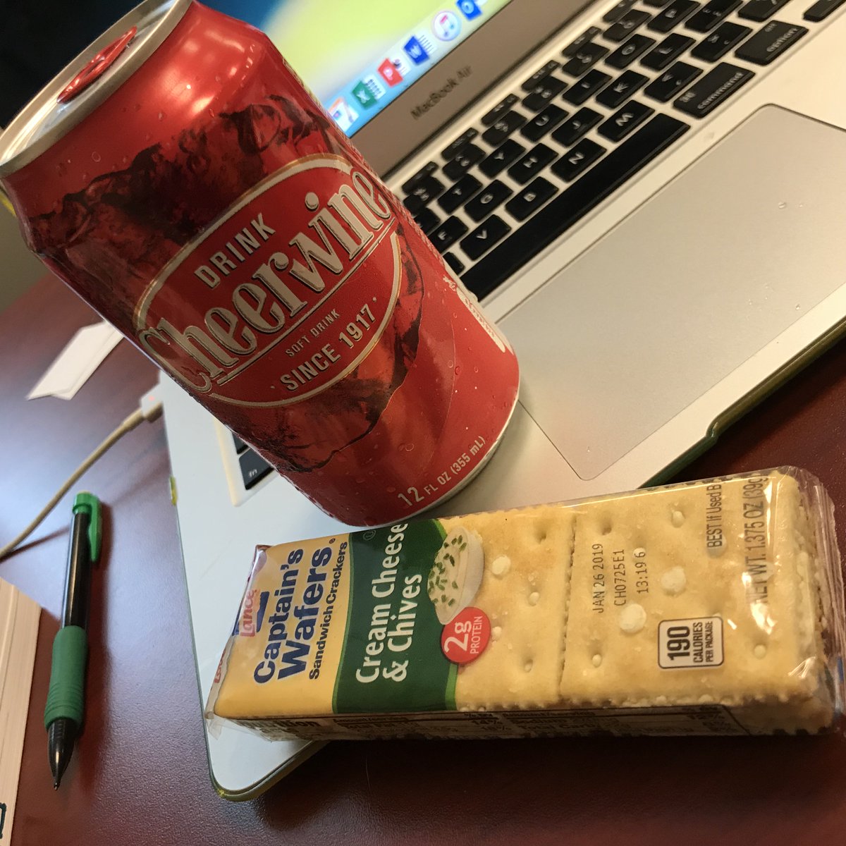 STEMyBee's tweet photo. Red Hawk Principals brought us a treat for National #NorthCarolinaDay❣️#Cheerwine and some #LanceCrackers make this Friday even better! #GoWild_PES https://t.co/32rI4vH0EZ