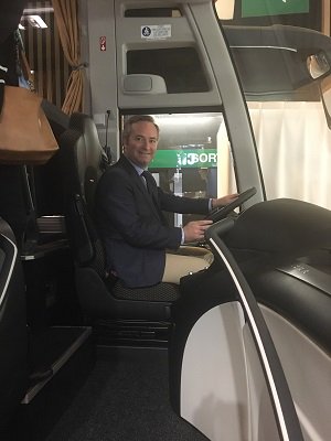 FNTVFrance's tweet photo. Aujourd'hui sur le salon @iftmparis, @JBLemoyne, Secrétaire d'État auprès du ministre de l'Europe et des Affaires étrangères, est monté à bord de l'#autocar Setra S 511 HD qui était exposé sur le salon avec la présence de @FNTVFrance #autocarsolution https://t.co/qJP3FdF4wx
