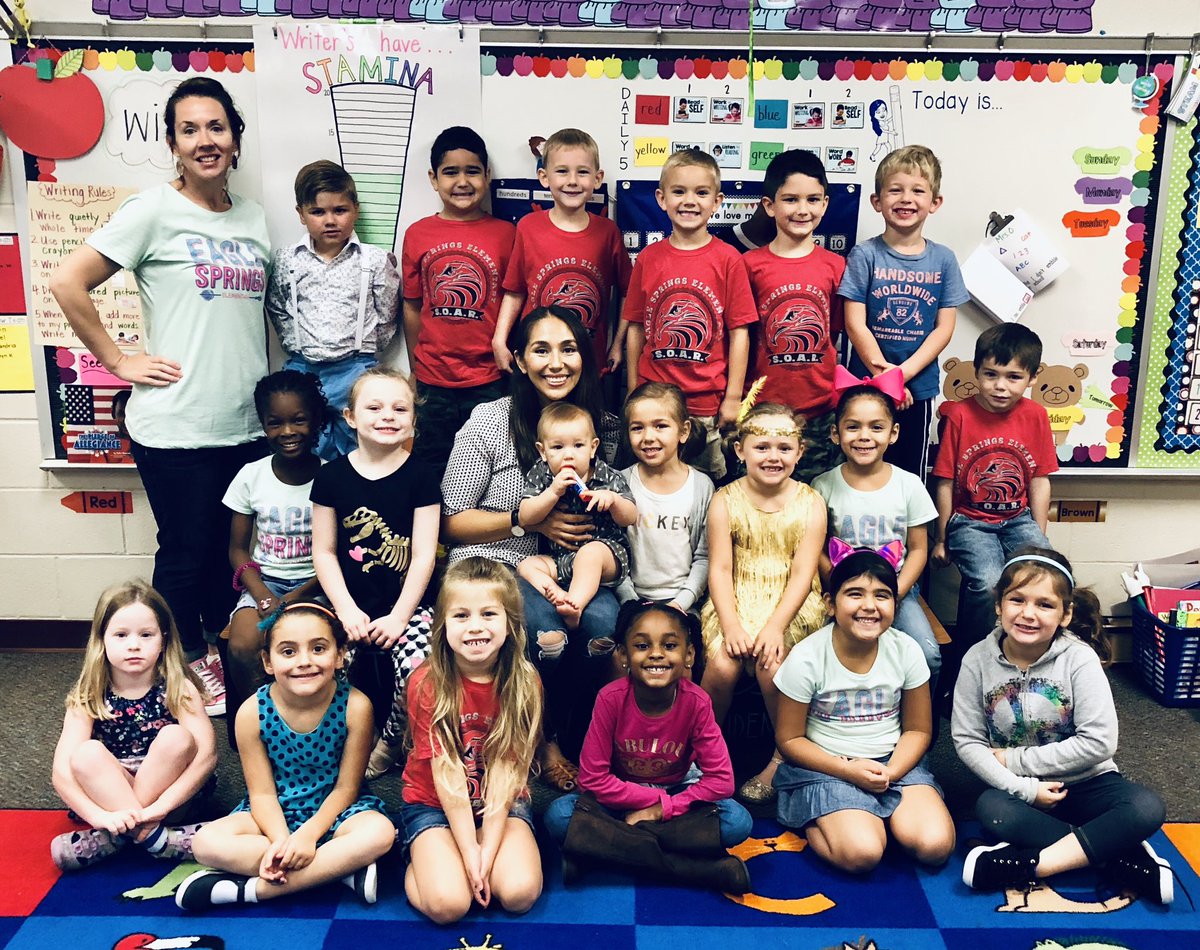 MeganOrtolano's tweet image. Did you know that September is Deaf Awareness Month? Ainsley’s mom visited our classroom and shared Ainsley’s beautuful story. #eseSOAR #IamHumble #MrsOsClass #DeafAwarenessMonth #DeafAwarenessWeek #DeafAwareness