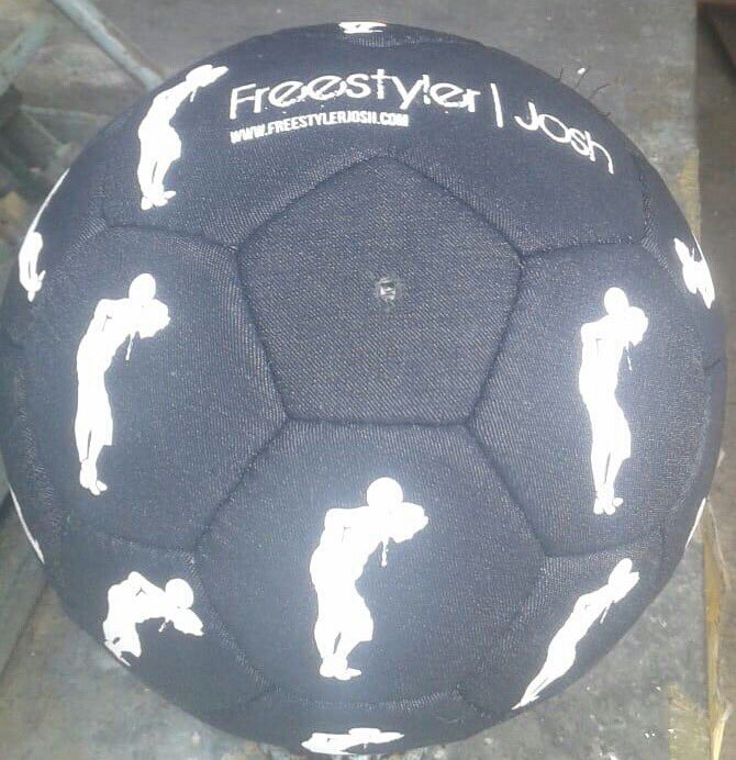joshuaagteres's tweet photo. Nieuwe #freestylerjosh voetbal in ontwikkeling. Mooi mooi! https://t.co/rLh17KTrpQ