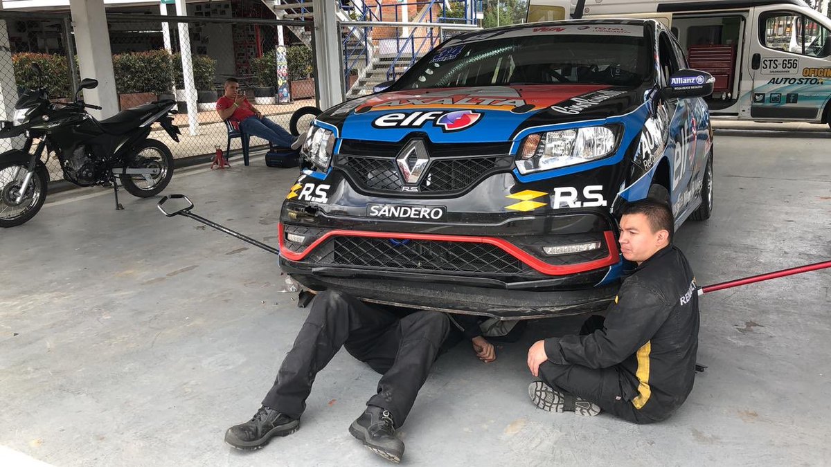 AutostokTeam's tweet photo. Todo gran equipo necesita una preparación! 
Ya estamos listos para este domingo y tu que esperas para preparar tu auto y vernos este domingo en el autódromo de Tocancipá ! 🏁🔥❤️🤗 https://t.co/E9Too8EQ0S