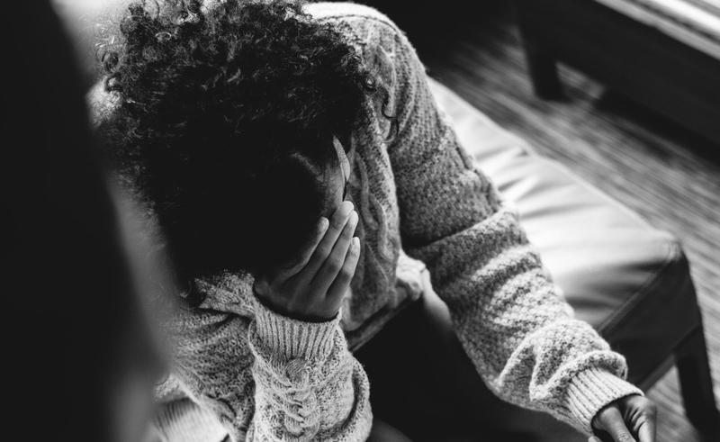How socio-economic factors affect depression and its transmission has been the focus of UCT's Dr Katherine Eyal's research.

Read more: bit.ly/EconomicsOfDep…