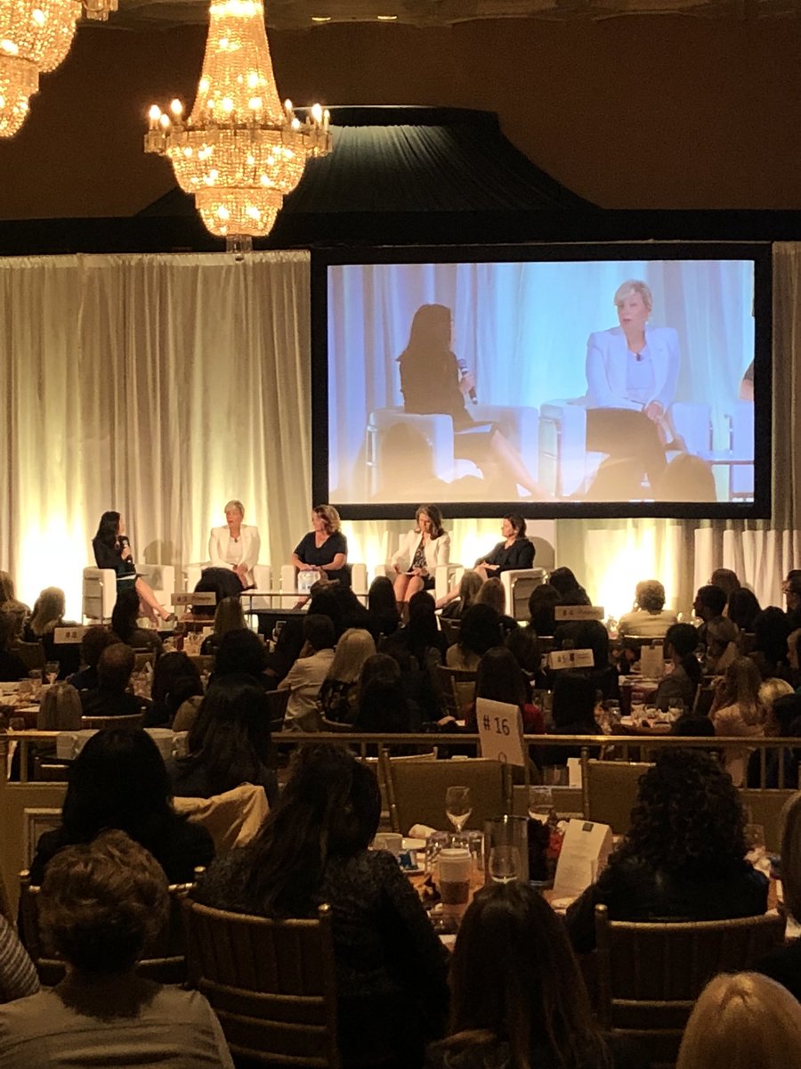 JennPaterson02's tweet photo. Inspiring words from @DesjardinsGroup’s Josée Dixon and @Fidelity’s Diana Godfrey, among others, at our inaugural Women in the Financial Industry event #WITFI18 @BenCanMag @advisorca @IE_Canada https://t.co/csEUx0S4ph